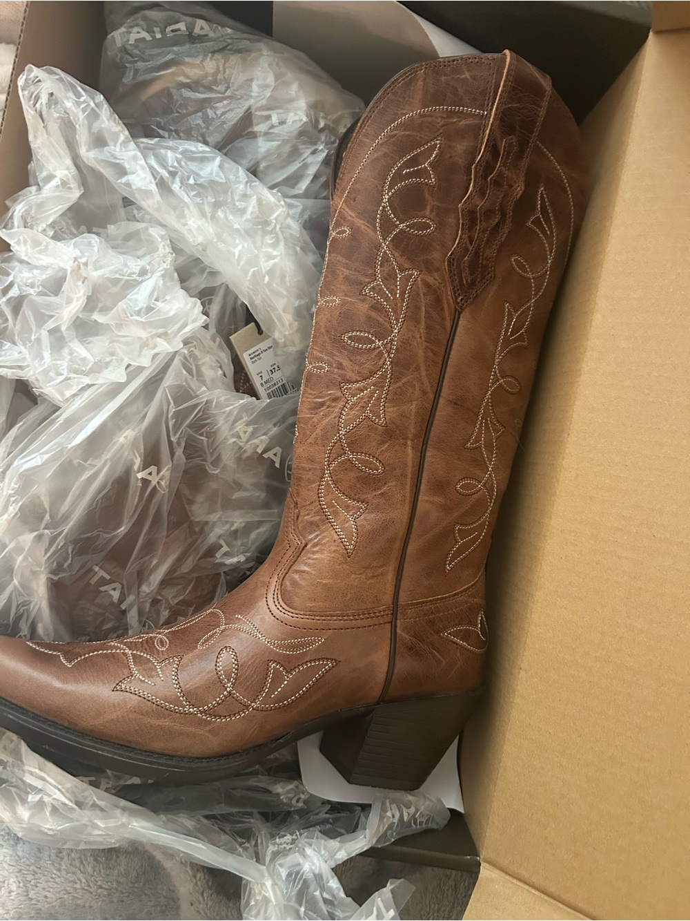 Ariat Chestnut Brown Embroidered Leather Western Heeled Boots